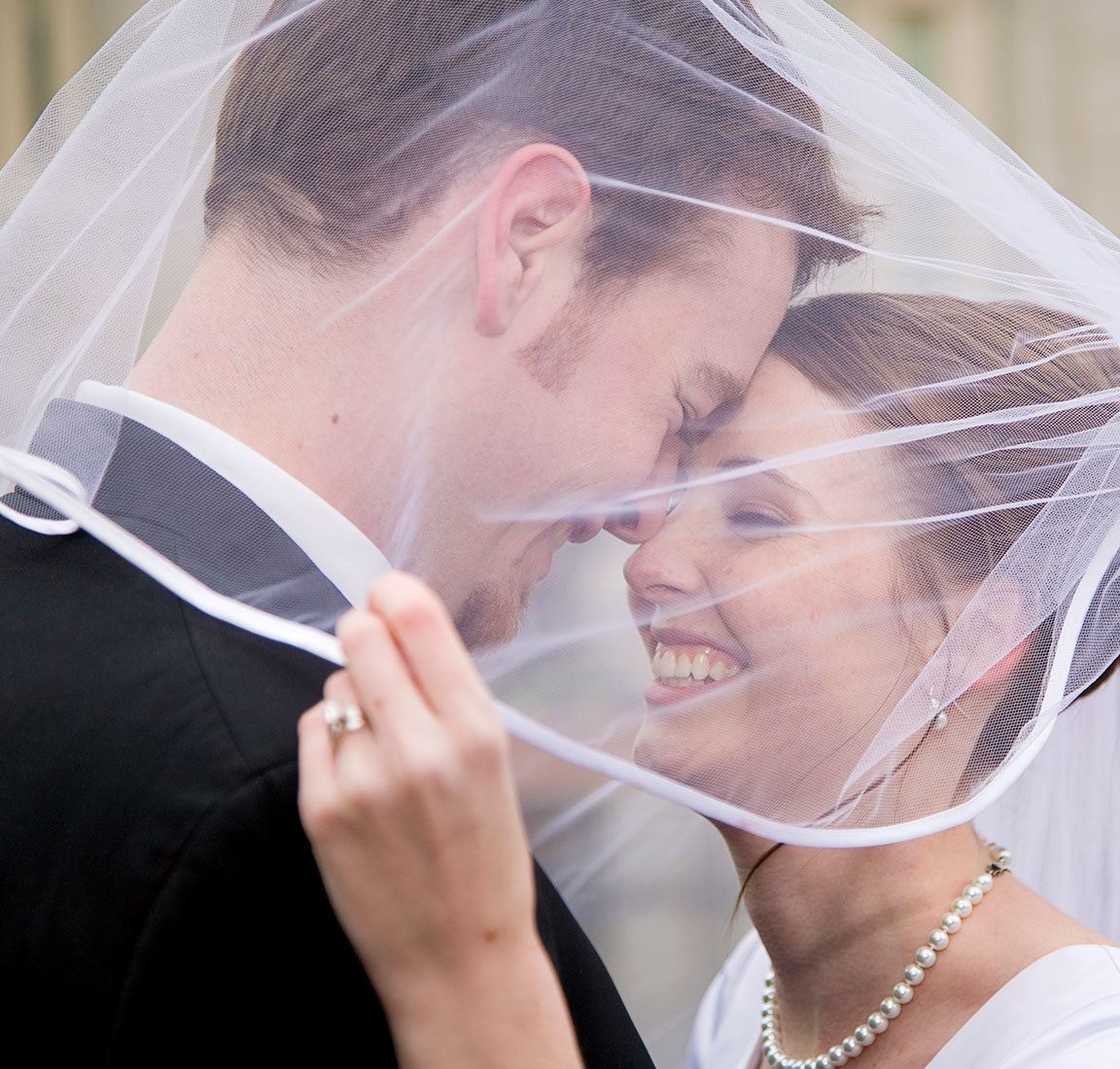 women-wedding-ring-highlight